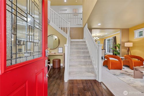 842 208th Ave Ne, Sammamish, WA, 98074-6666 | Card Image