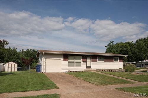 475 Moule Dr, Florissant, MO, 63031-1647 | Card Image