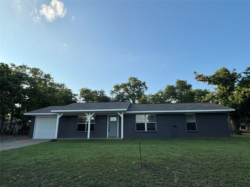 423 E 5th St, Bonham, TX, 75418-4004 | Card Image