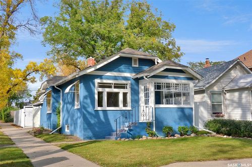 120 32nd St W, Saskatoon, SK, S7L0S1 | Card Image