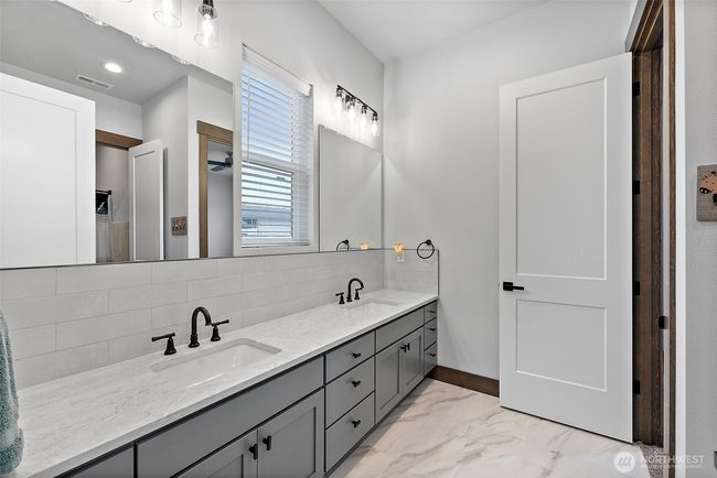 15701 264 Th St E, House other with 4 bedrooms, 3 bathrooms and 12 parking in Graham WA | Image 17