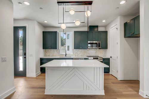 5-4127 E 12th St, Austin, TX, 78721-1959 | Card Image