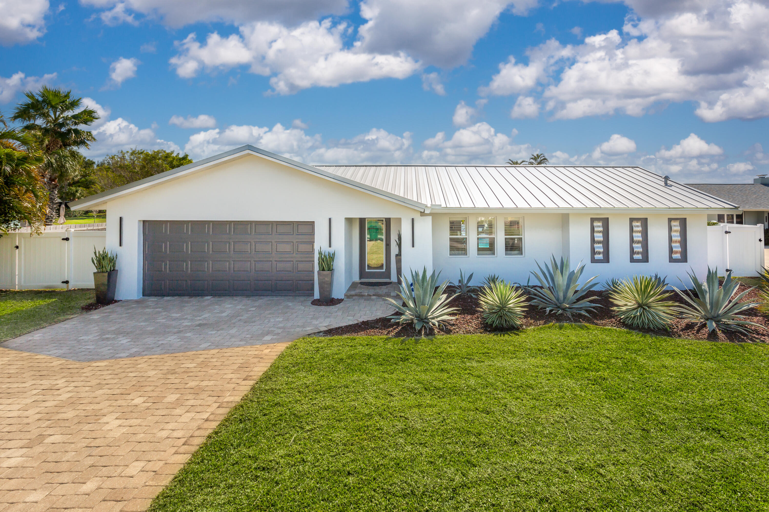 Country Club Rd, Cocoa Beach, FL 32931