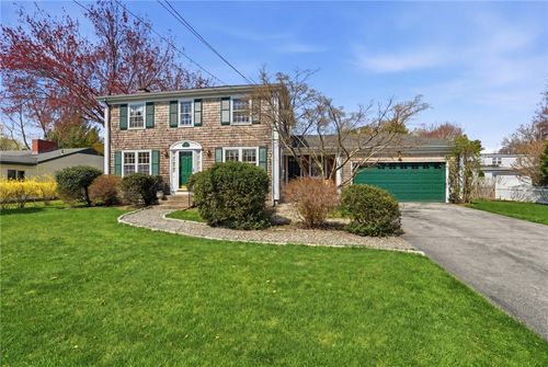 194 New Meadow Road, Barrington, RI, 02806 | Card Image