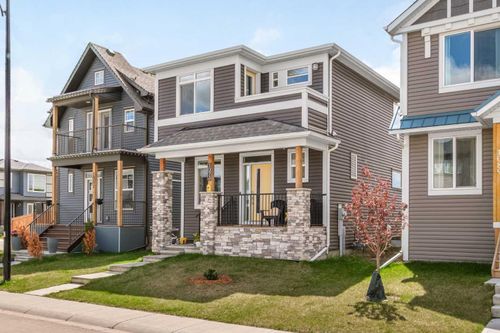 1093 Chinook Gate Heath Sw, Airdrie, AB, T3B5E1 | Card Image
