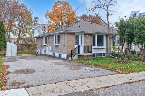 1 Walter Ave, Newmarket, ON, L3Y2T2 | Card Image