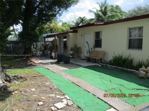 3611 Sw 47th Ave, West Park, FL, 33023-5554 | Card Image