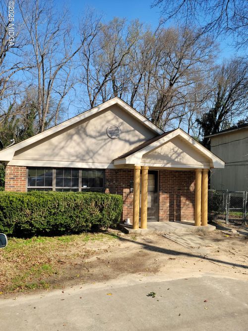 3679 W Napier Ave, Macon, GA, 31204-3255 | Card Image