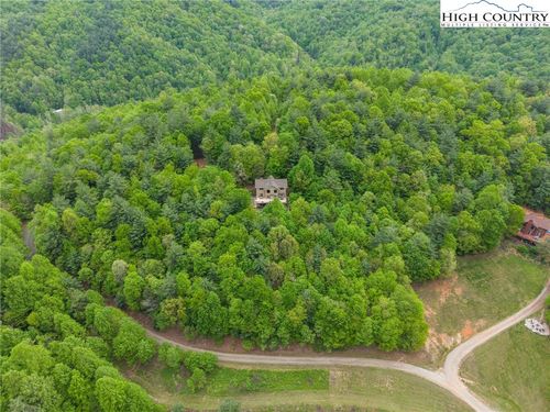 132 Vacation Way, Millers Creek, NC, 28651-8005 | Card Image