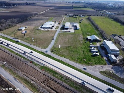 p3-1800 E Highway 90, New Iberia, LA, 70560 | Card Image
