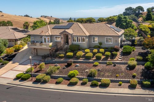 6141 N Vine St, Vacaville, CA, 95688-8731 | Card Image
