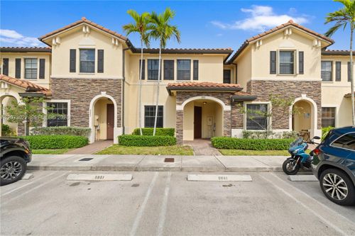8881 W 35th Ln, Hialeah, FL, 33018-1886 | Card Image