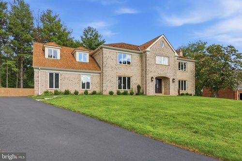 6294 Dunaway Ct, MCLEAN, VA, 22101-2204 | Card Image