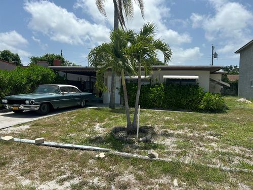7785 Loomis St, Lantana, FL, 33462-6117 | Card Image