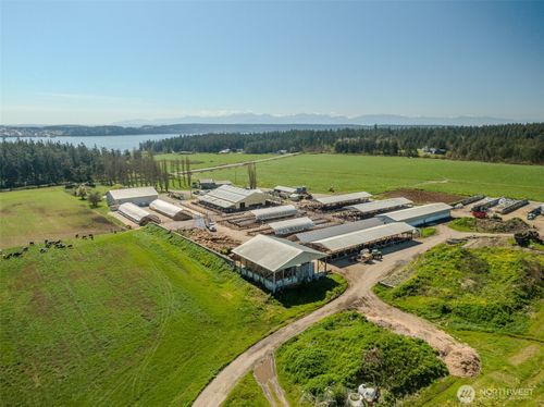 1240 Arnold Rd, Oak Harbor, WA, 98277-7602 | Card Image