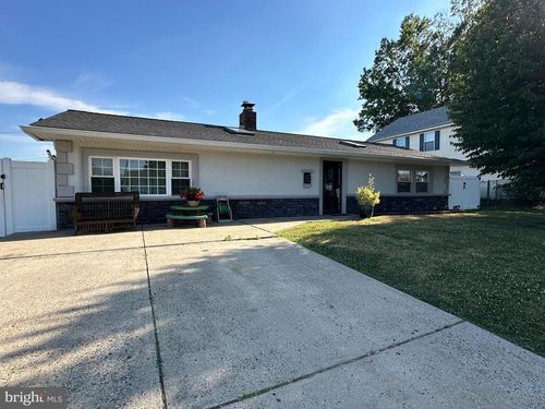 31 Briaroot Ln, LEVITTOWN, PA, 19054-2113 | Card Image