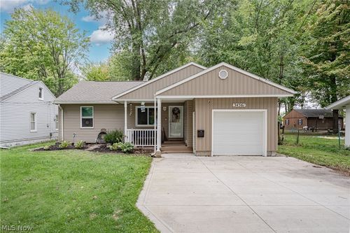 34561 Roberts Rd, Eastlake, OH, 44095-2153 | Card Image