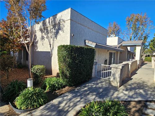 60-7001 Church St, Highland, CA, 92346 | Card Image