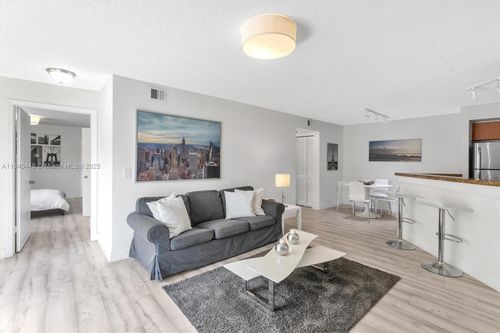 apt-317-12980 Vista Isles Dr, Plantation, FL, 33325-1342 | Card Image