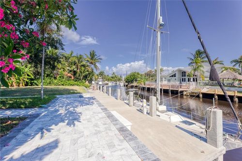 2680 Ne 24th St, Pompano Beach, FL, 33064-7701 | Card Image