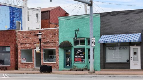 71 W Mcclain Ave, Scottsburg, IN, 47170-1840 | Card Image
