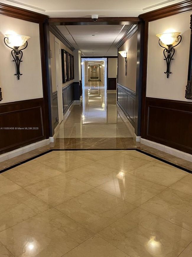 APT-1711 - 3530 Mystic Pointe Dr, Condo with 2 bedrooms, 2 bathrooms and null parking in Aventura FL | Image 26