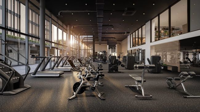 Gym with a high ceiling | Image 11