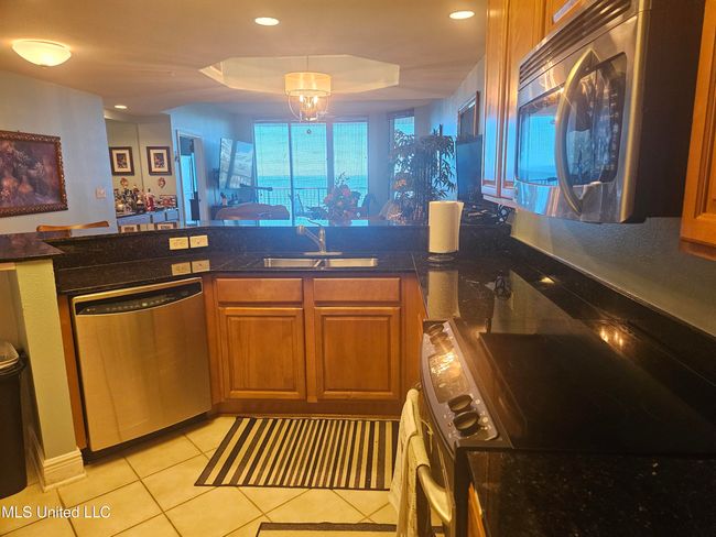 Kitchen | Image 10