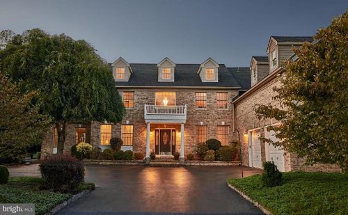 8 Carney Way, Hamilton, NJ, 08620-9740 | Card Image
