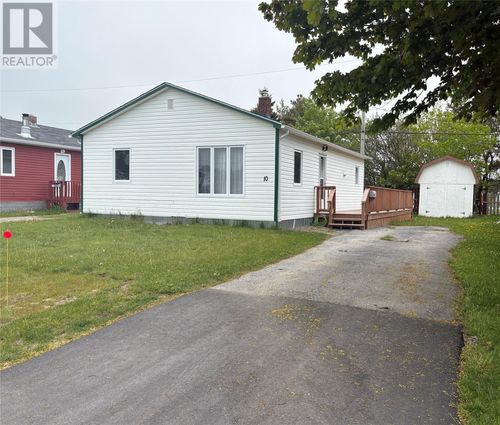 10 Rose Ave, Stephenville, NL, A2N1Y1 | Card Image