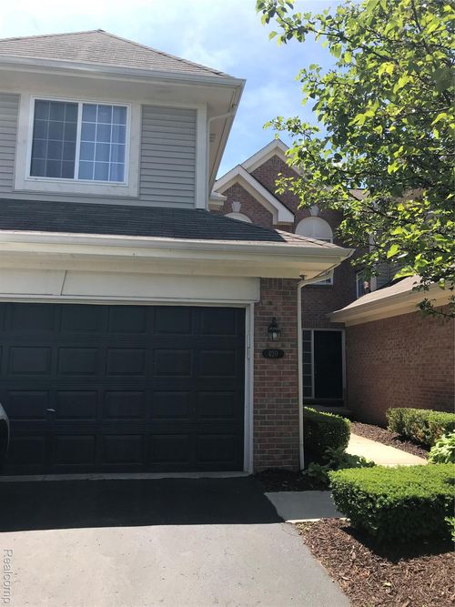 420 James Cir, Royal Oak, MI, 48067-4545 | Card Image