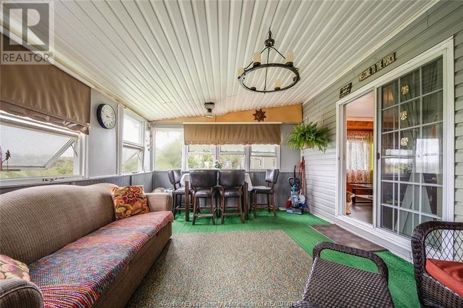 5 Elm Crt, Home with 2 bedrooms, 1 bathrooms and null parking in Mcgregor ON | Image 6
