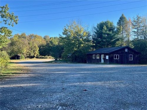 523 Farren Surrena Rd, Harrisville, PA, 16038 | Card Image