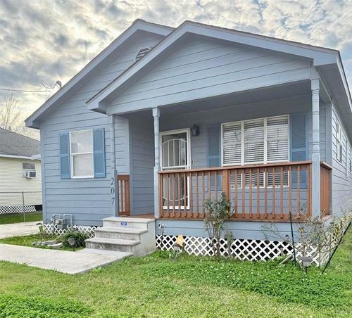 207 N Goodman Rd, Lake Charles, LA, 70615-2919 | Card Image