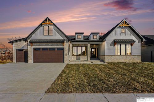 3642 Wilderness Hills Blvd, Lincoln, NE, 68516-5575 | Card Image