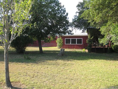 580 County Road 663, Devine, TX, 78016-4624 | Card Image