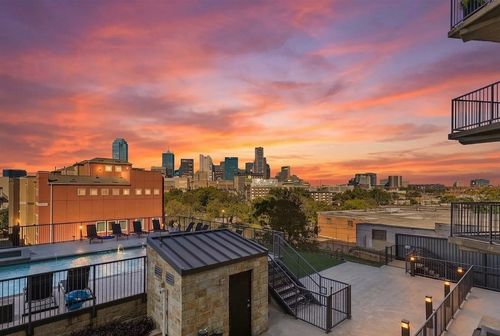 307-1001 Belleview St, Dallas, TX, 75215-1820 | Card Image