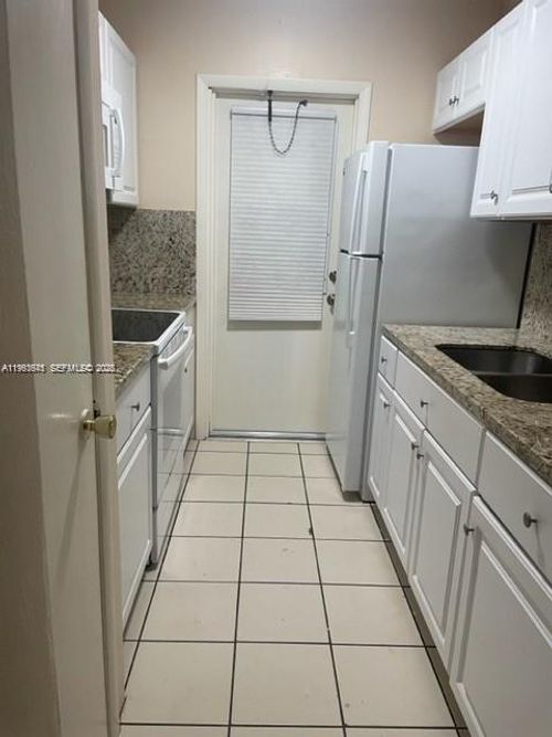 304-1450 Atlantic Shores Blvd, Hallandale Beach, FL, 33009-3754 | Card Image
