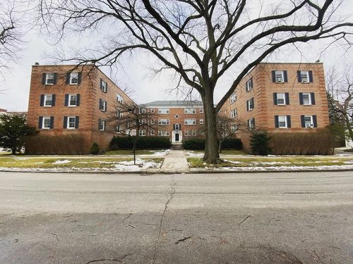 3w-2608 Bennett Ave, Evanston, IL, 60201-6425 | Card Image