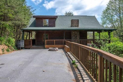 1979 Mountain View Way, Sevierville, TN, 37876 | Card Image