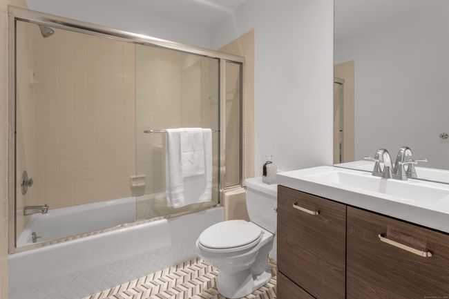 31 Lakeview Ave, Condo with 4 bedrooms, 4 bathrooms and null parking in New Canaan CT | Image 28