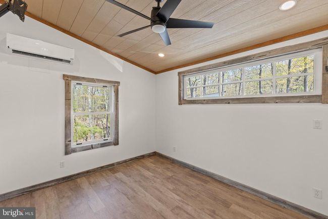 275 Oak Forest Ln, House other with 2 bedrooms, 2 bathrooms and null parking in BERKELEY SPRINGS WV | Image 21