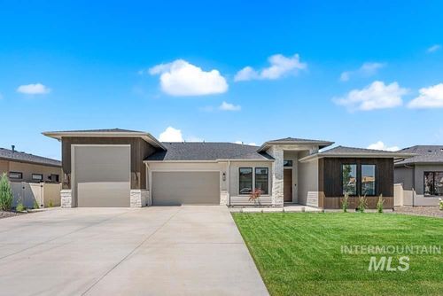 627 N Creekwater Ave, Eagle, ID, 83616-4020 | Card Image