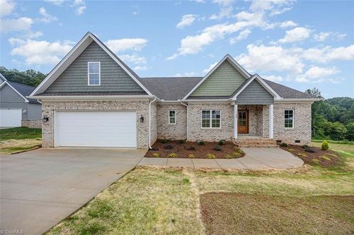 184 Providence Trl, Madison, NC, 27025-8353 | Card Image