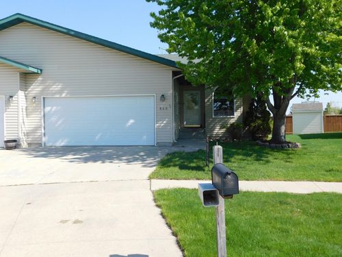 840 Lakeridge Pl, West Fargo, ND, 58078-4042 | Card Image