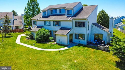 705 Freedom Cir, HARLEYSVILLE, PA, 19438-3947 | Card Image
