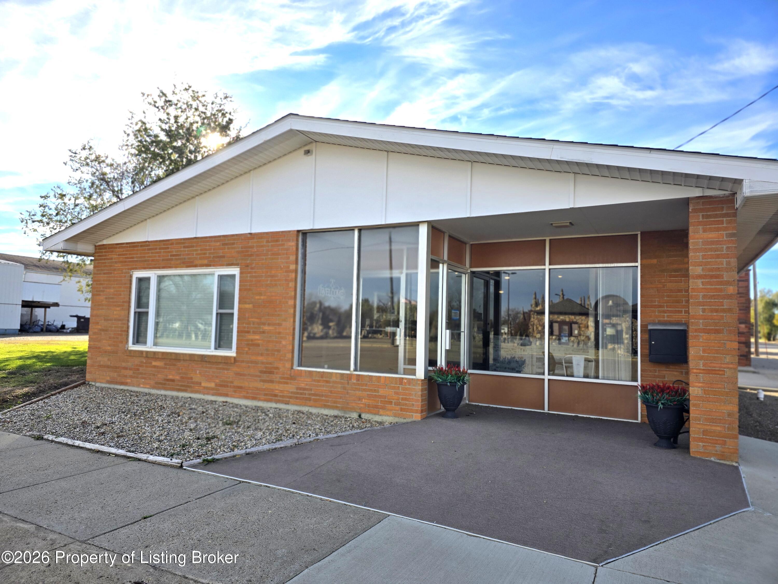 501 Main Ave, Lemmon, SD 57638