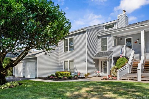 17 Lakeview Dr, Manorville, NY, 11949-2843 | Card Image