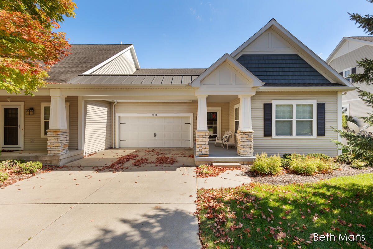 Endicott Ave, Grand Rapids, MI 49512