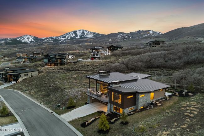 11431 N Ursa Cir, Home with 4 bedrooms, 5 bathrooms and null parking in Mayflower Mnt UT | Image 4